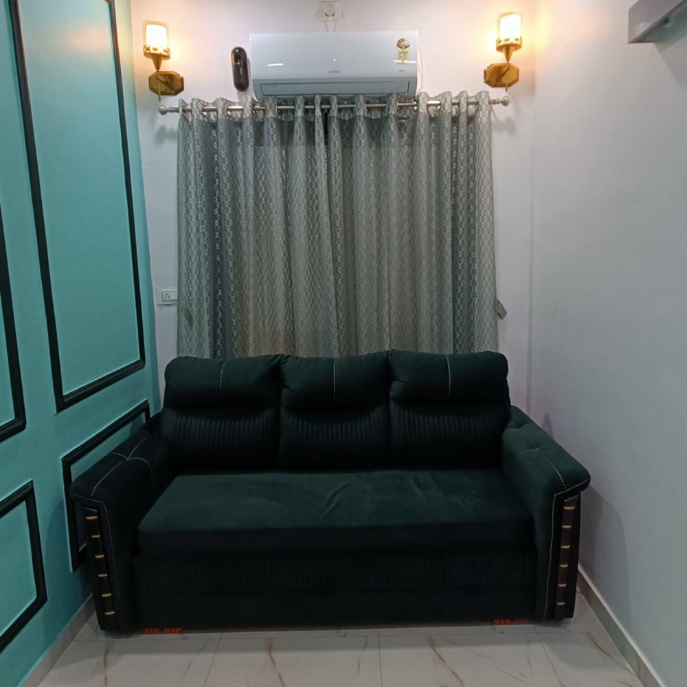Family Room (2)