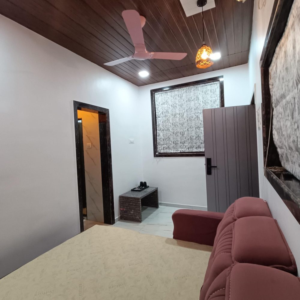 Family Room (4)